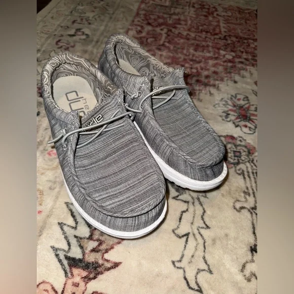 Kids Hey Dude Wally Youth Linen Gray Stone White Shoe Sz Y3-L4 Like New - Picture 10 of 10